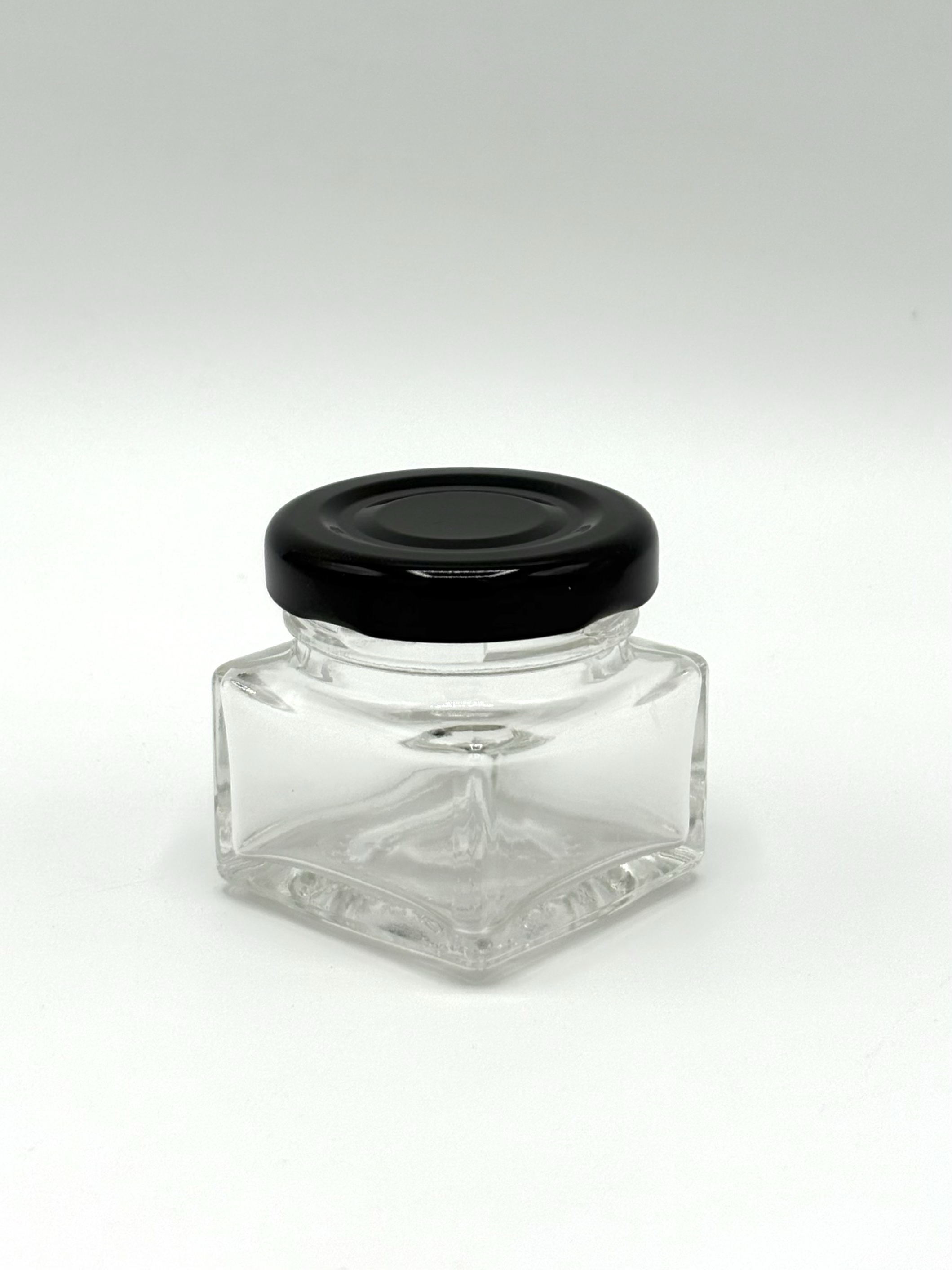 lan_040_to_43_noir__591171785